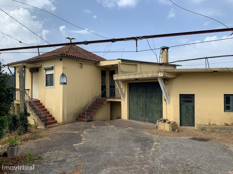 Moradia isolada para remodelar Lourosa, Vila da Feira