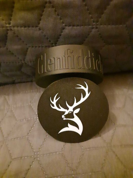 Komplet 3 stylowych podkładek pod whisky Glenfiddich z etui, prezent