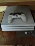 Sprzedam PS4 Pro