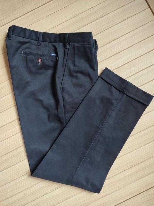 чёрные брюки от gant regular fit португалия - 34W/наш 50р