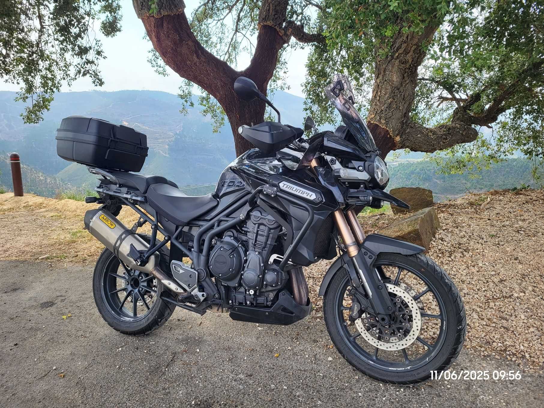 Triumph Tiger Explorer 1200 (aceito retoma)
