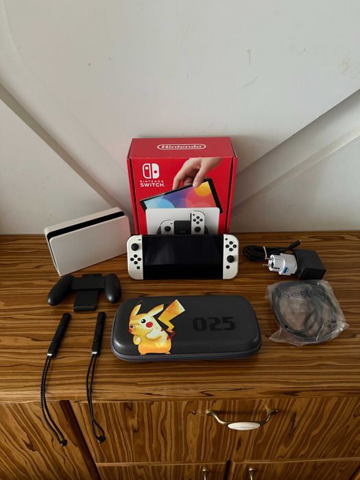 Konsola Nintendo Switch OLED + Etui + Akcesoria - Oryginalne pudełko