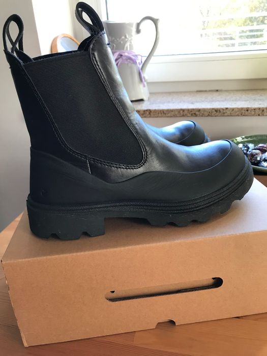 Ecco boots. Black color. Worn only a few times. 100% leather.