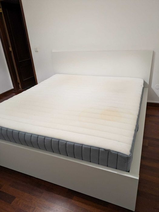Cama IKEA MALM 180x200 + Estrado Luroy + Colchão Valevåg (usado)