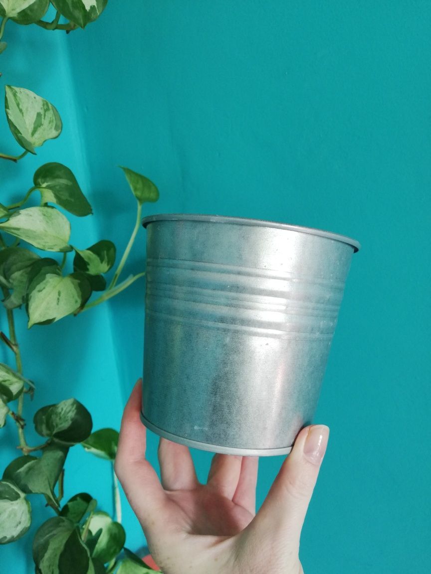 Metalowa osłonka na doniczkę Ikea 10,5cm