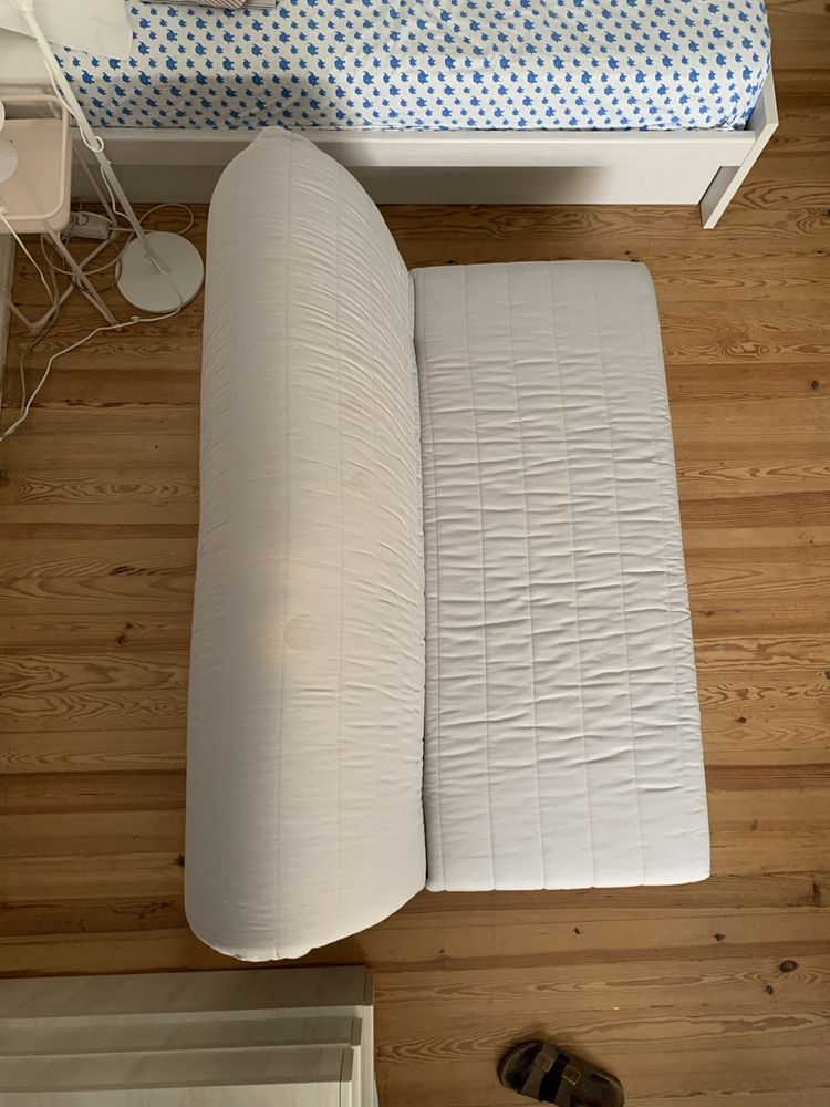 Sofá-cama do IKEA (preço atual de venda no IKEA: 329€)