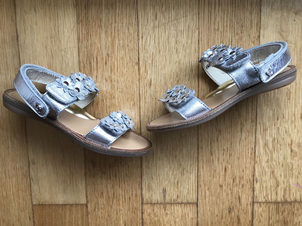 Sandaly sandalki skorzane Naturino srebrne tanio