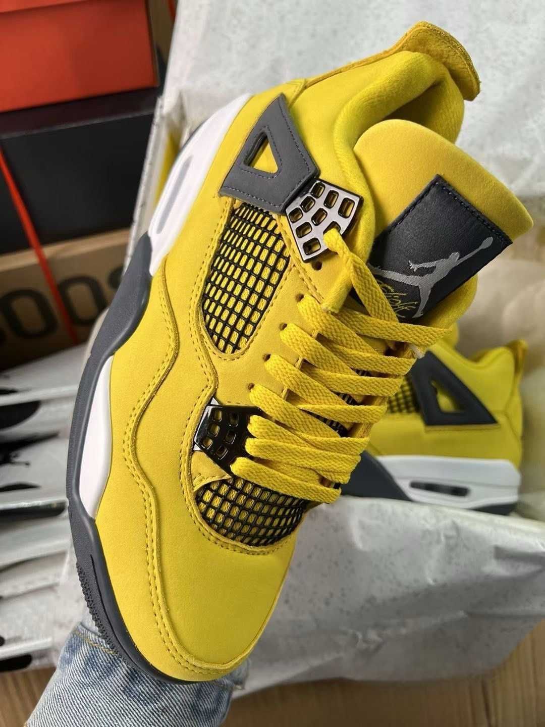 Jordan Air Jordan 4 retro "tour yellow"  R.37.5