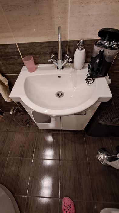 Zestaw mebli łazienkowych Koło umywalka z baterią słupek szafka z lust