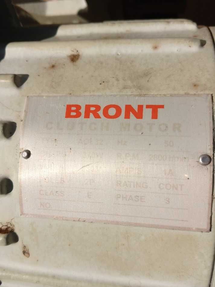 Електродвигун для швейної машинки. Bront clutch motor.