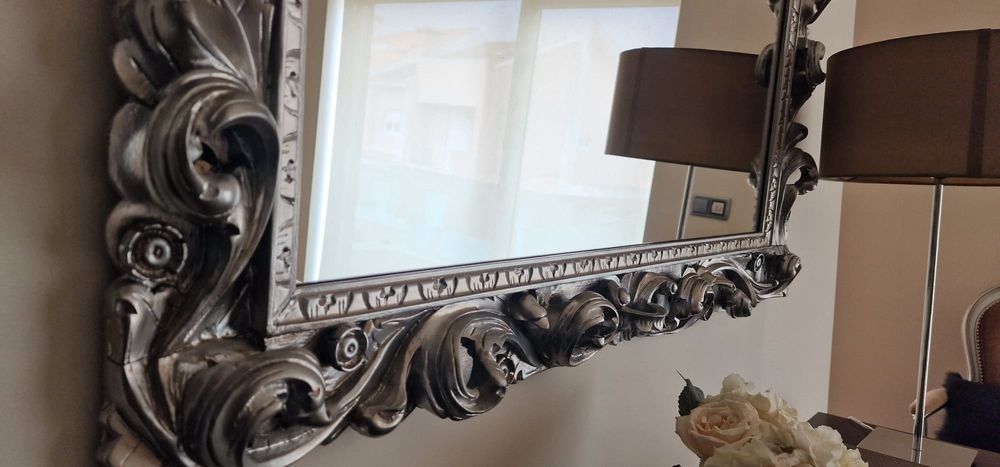 Espelho em talha prateada