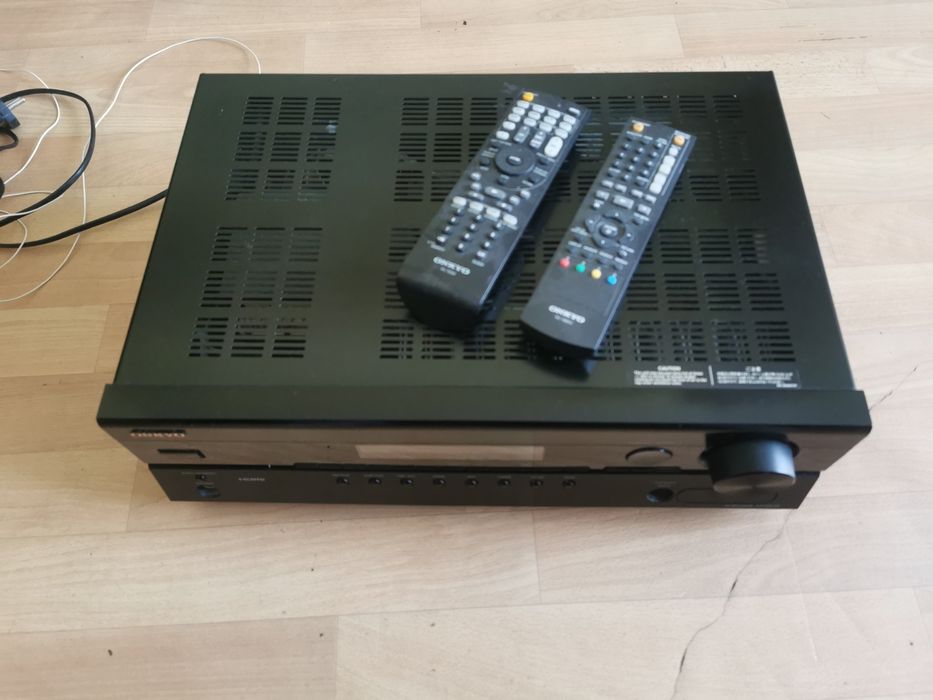 Amplituner Onkyo HT-R538