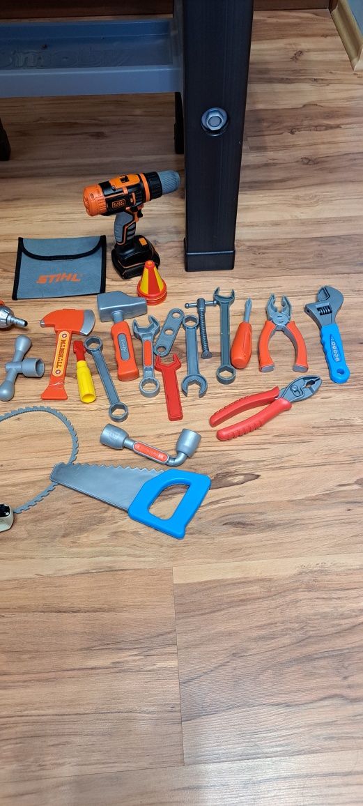 Warsztat Black&Decker stół dużo narzędzi dla dziecka