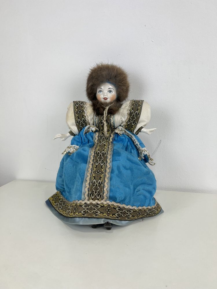 Колекційна лялька з парцеляни з кролячим хутром кукла