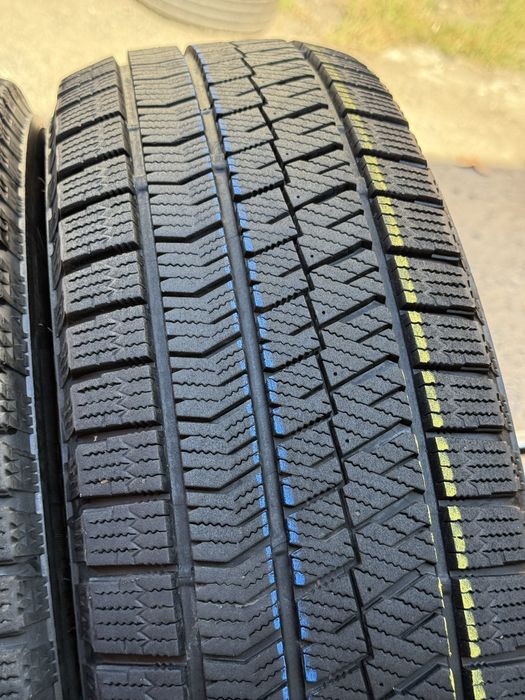 Шины Бу 215 65 R 16 Bridgestone Blizzak VRX 2 резина зима Япония