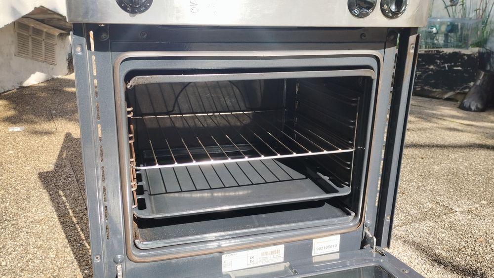 Forno de encastrar edesa