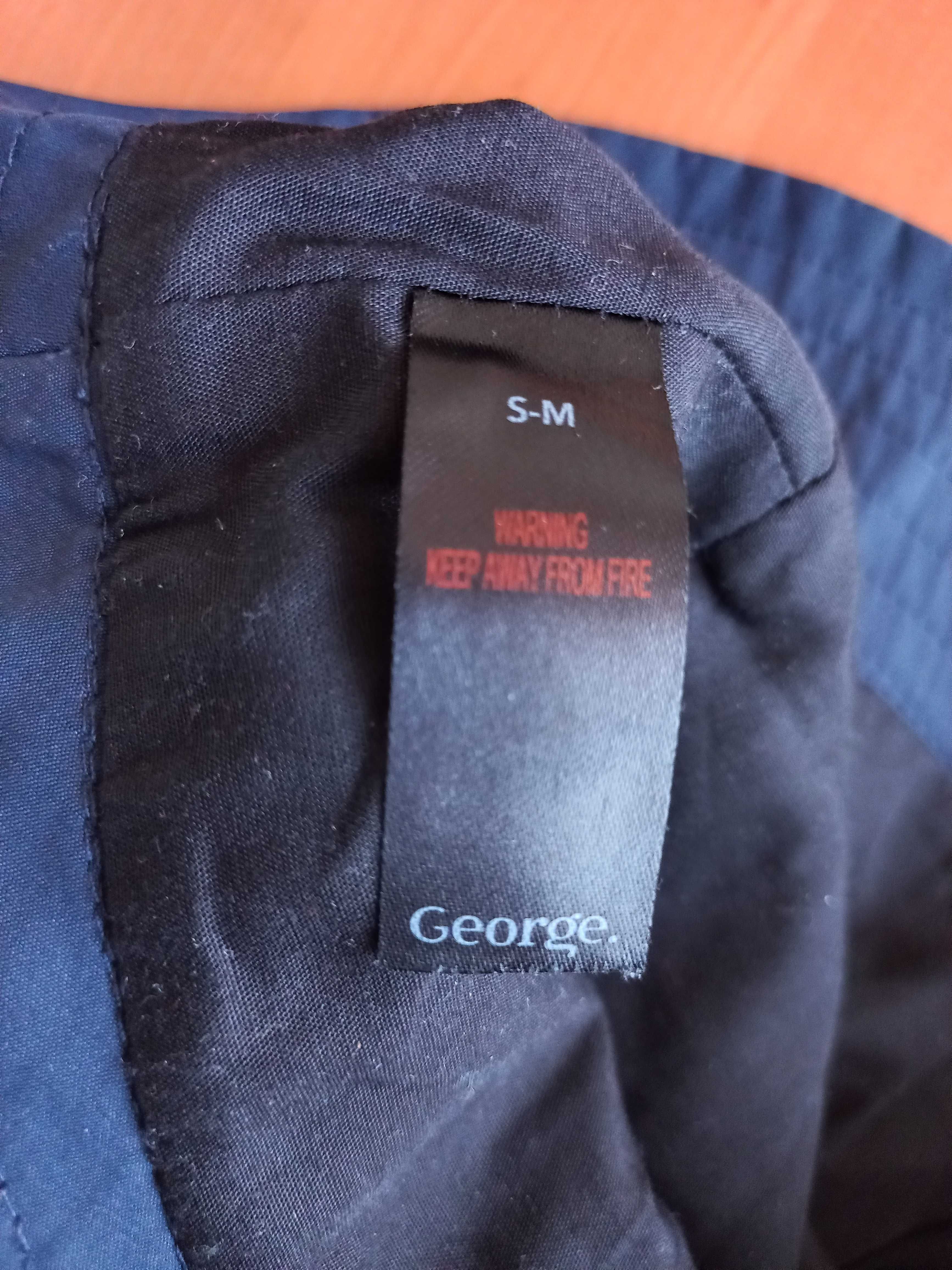 Жіноча панама.
George