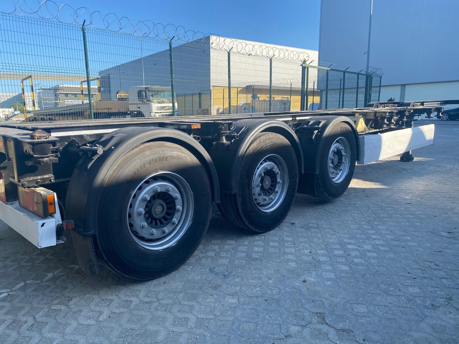 Semi reboque Krone porta contentores para venda