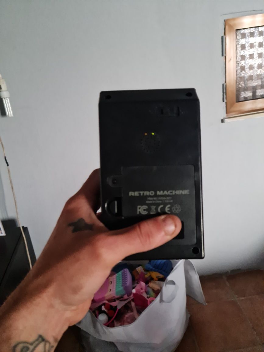 Vendo ou troco Retro machine 200 in 1