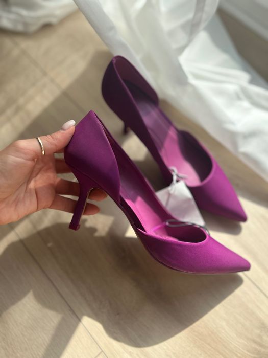 Nowe buty na obcasie Reserved 37