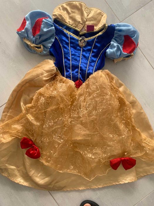 stroj sukienka Krolewna Sniezka ok4-6lat