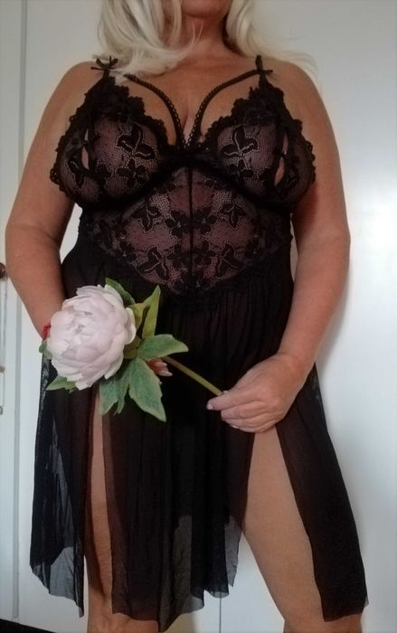 seksowna koszulka czarna koronka stringi