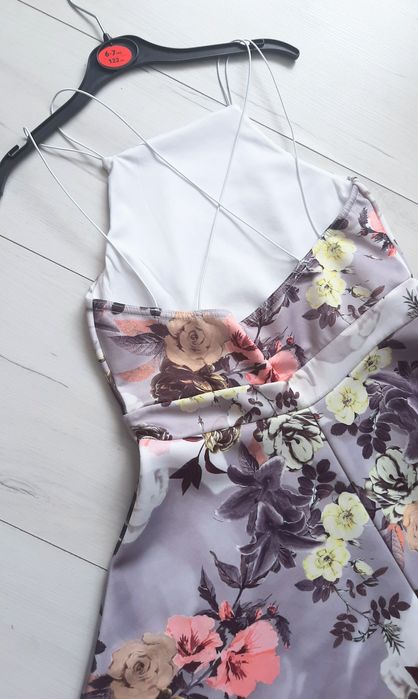 Przepiekna sukienka midi L