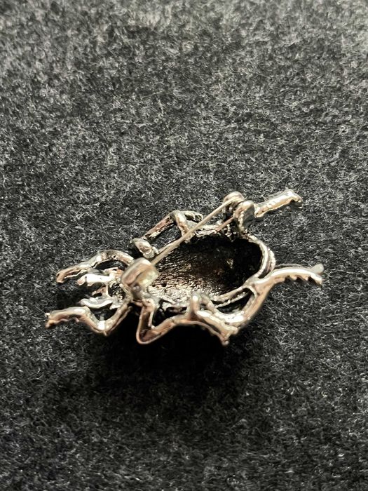 Duża przypinka broszka owad