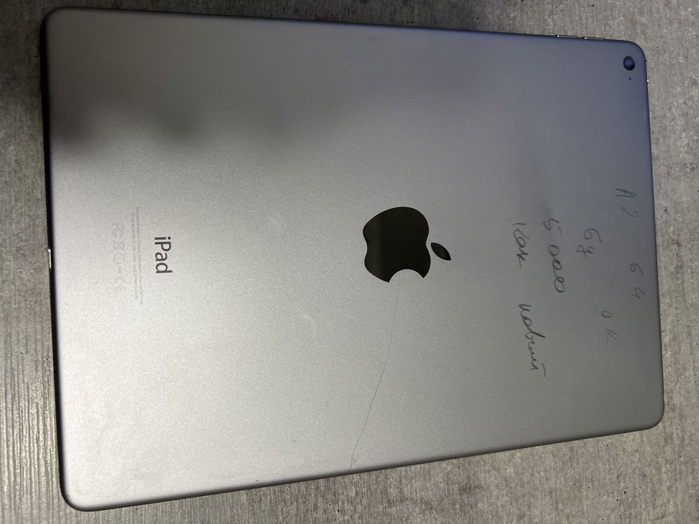 iPad Air 2.64гігабайт. Space Grey. Як новий. Гарантія