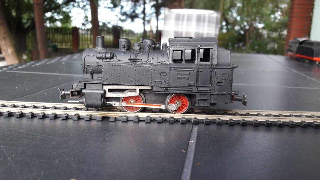 Lokomotywa Piko BR 80018 w skali HO