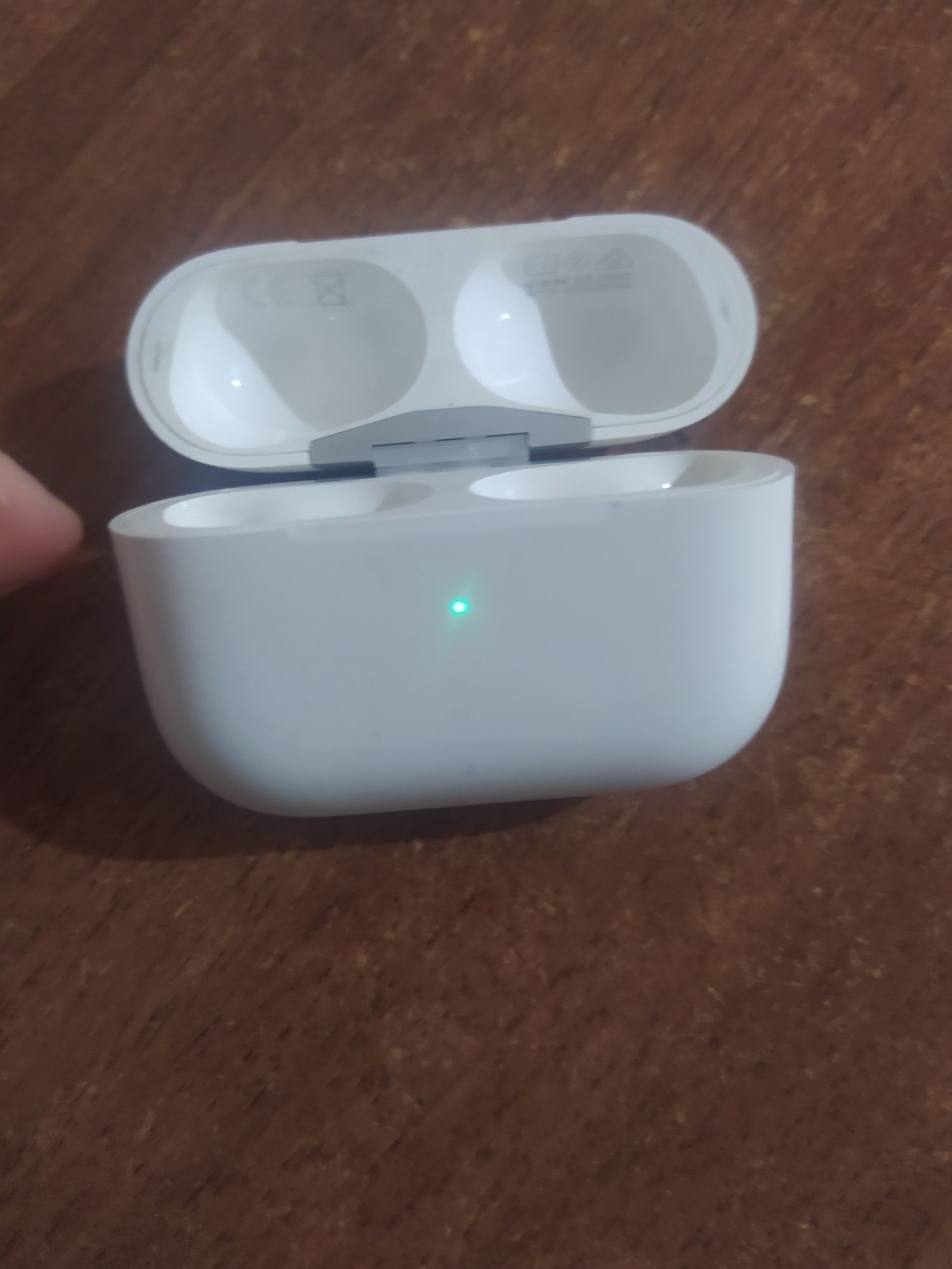 Кейс от наушніков airPods pro