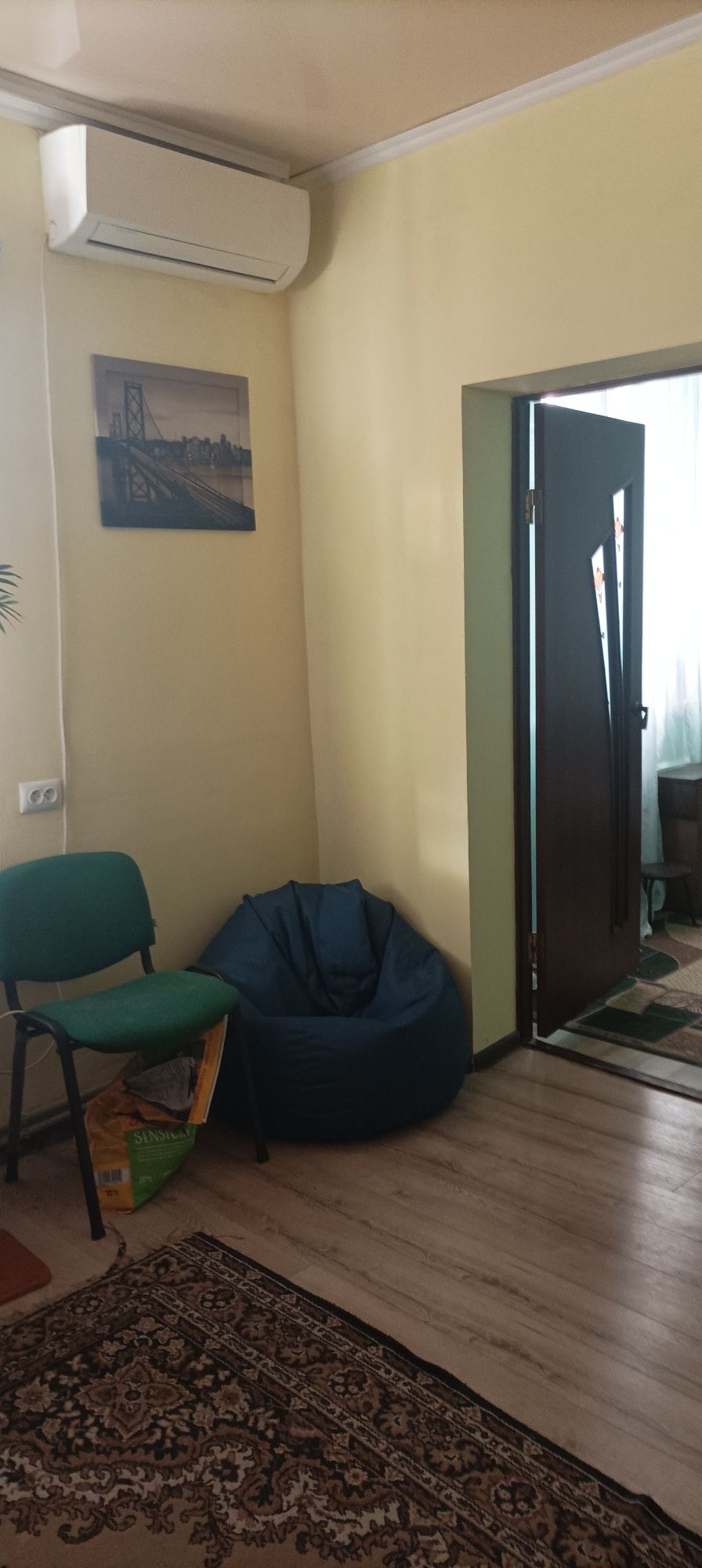 Частина будинку практично в центрі міста