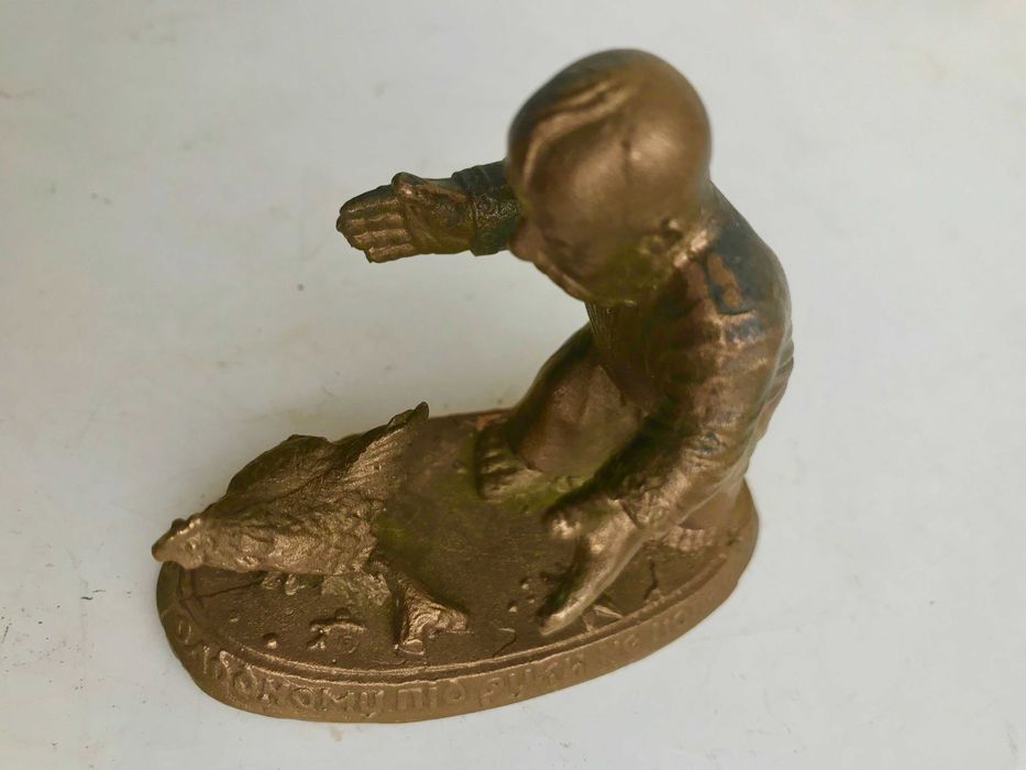 Статуэтка бронзовая