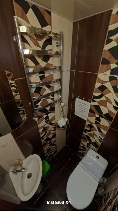 Будинок з басейном сауною/баня та чаном/джакузі