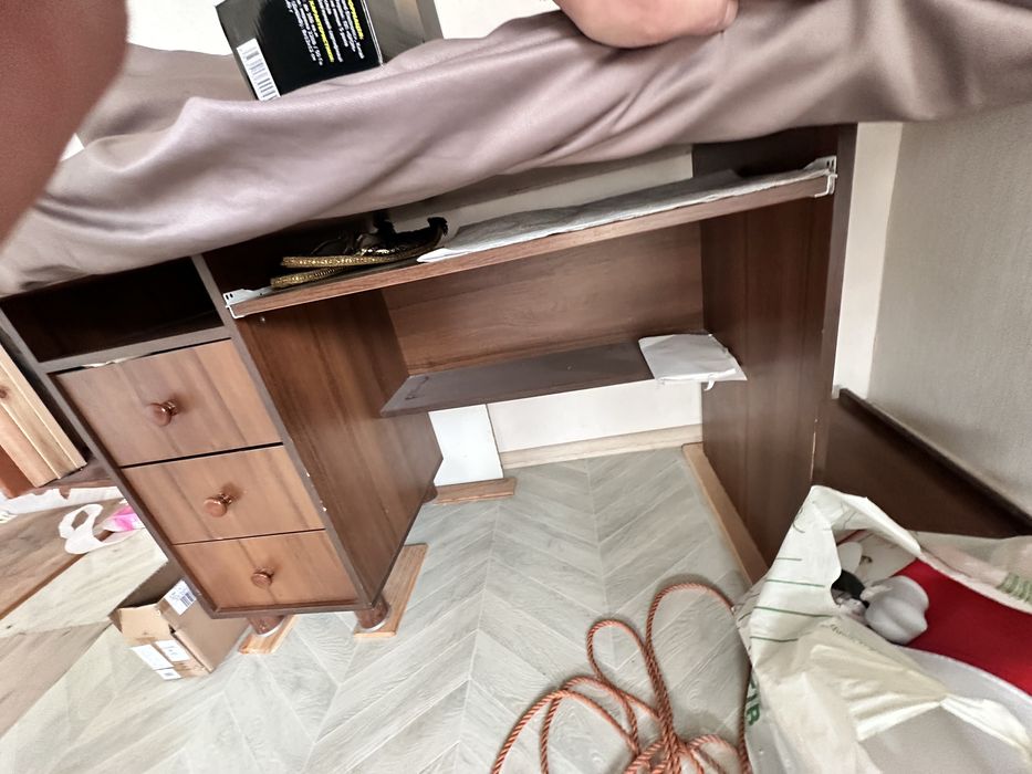 Компʼютерний стіл