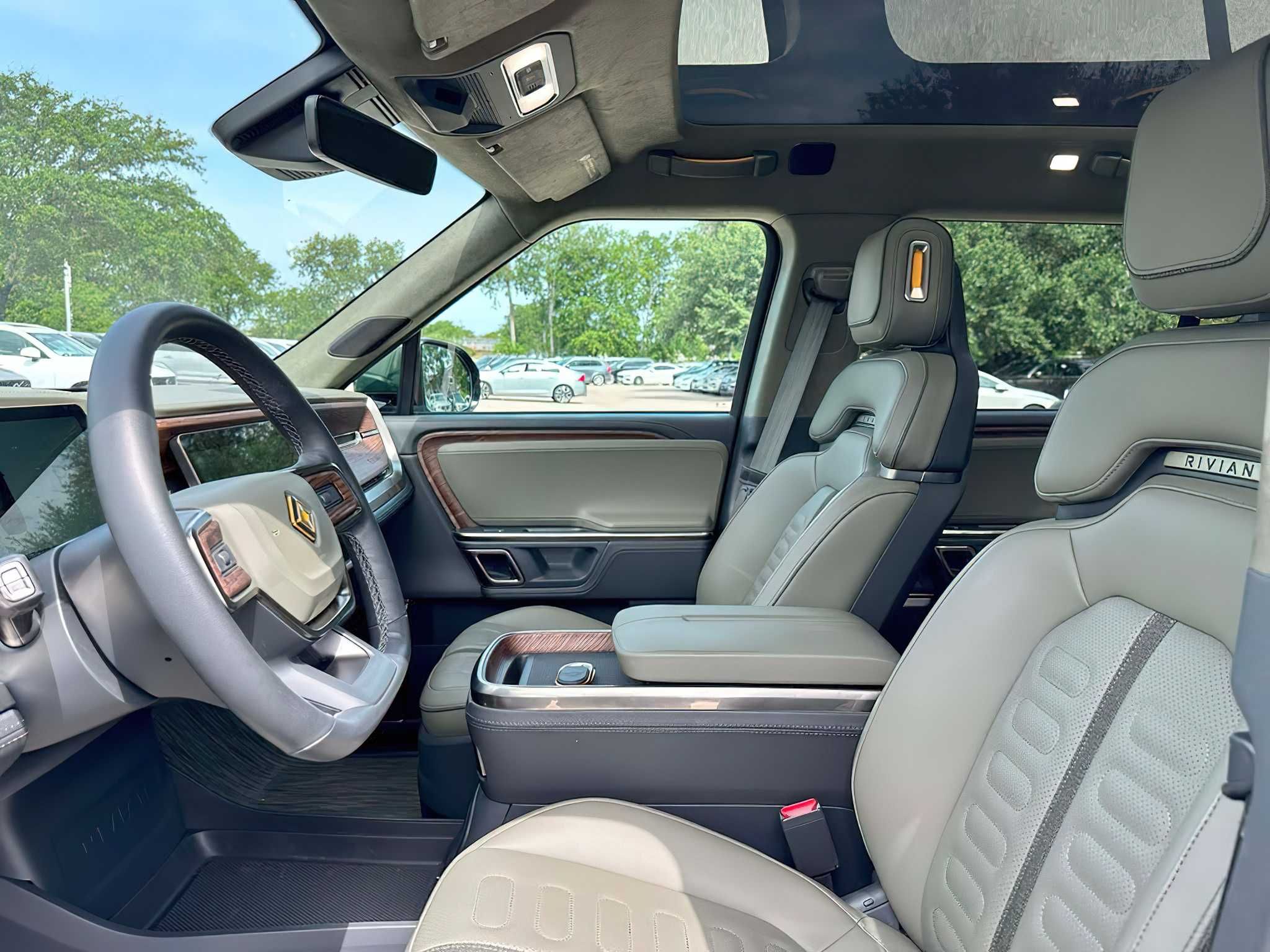 Rivian R1S Launch Edition 2024