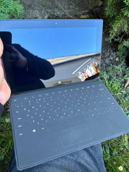 Сенсорний планшет компютер Microsoft Surface RT 2/32GB проц 4х ядерний