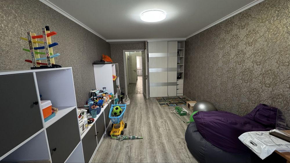 Продам 3х кімнатну квартиру Нотехс 2поверх