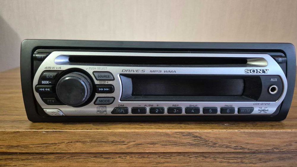 Продам автомагнітолу SONY CDX-GT210