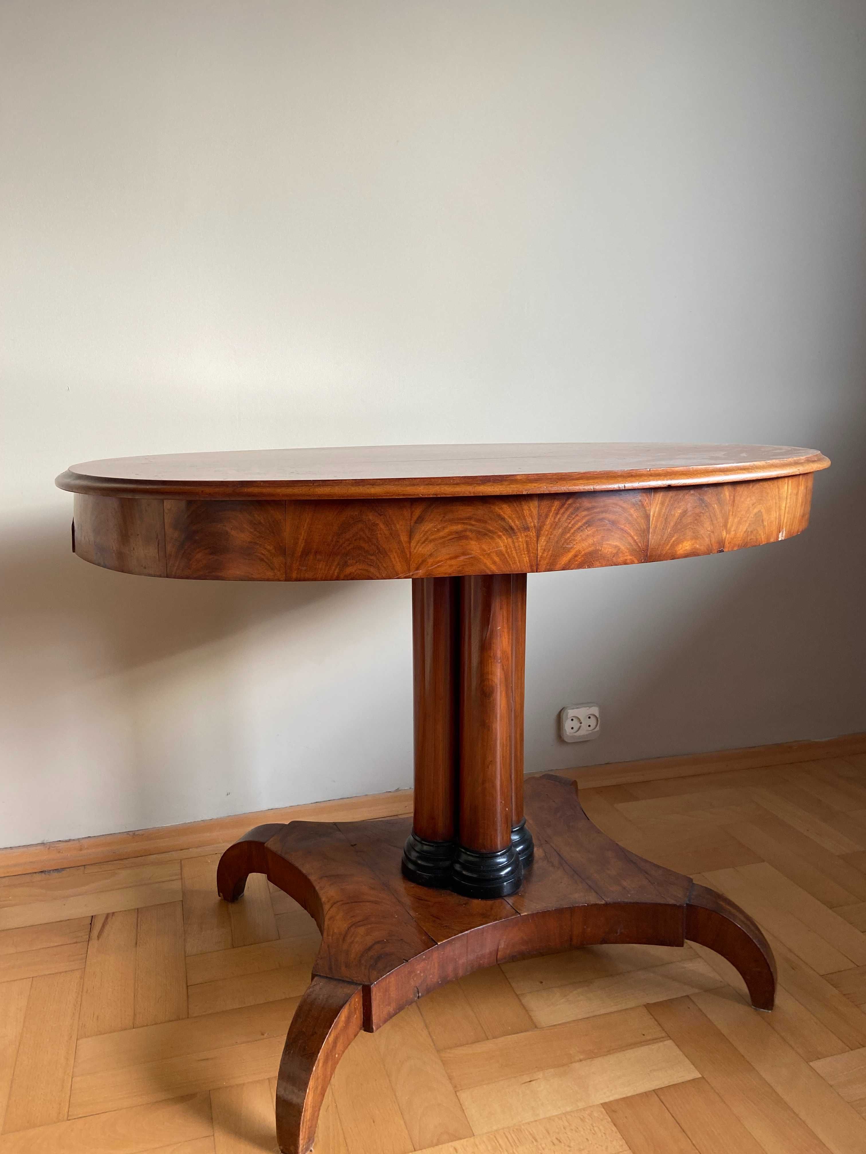 Stół drewniany owalny w typie Biedermeier