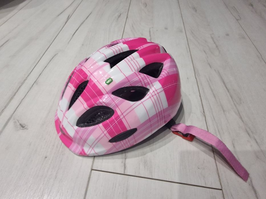 Sprzedam kask dla dziewczynki  różnych. 45-50