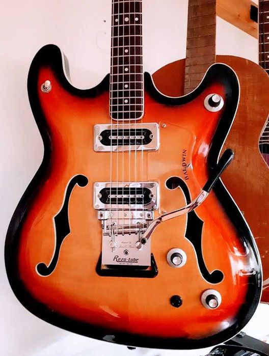 Guitarra Burns - Vivbraslim, de 1967.
