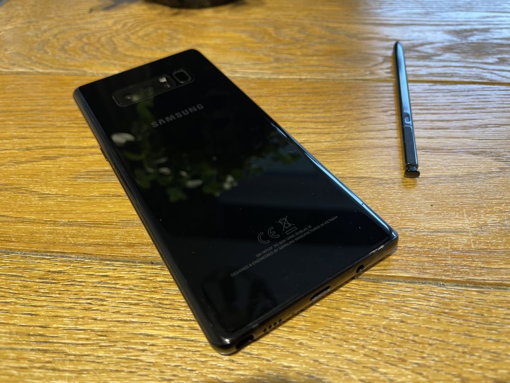 Telefon Samsung Galaxy Note 8 wraz z rysikiem - uzwany w dobrym stanie