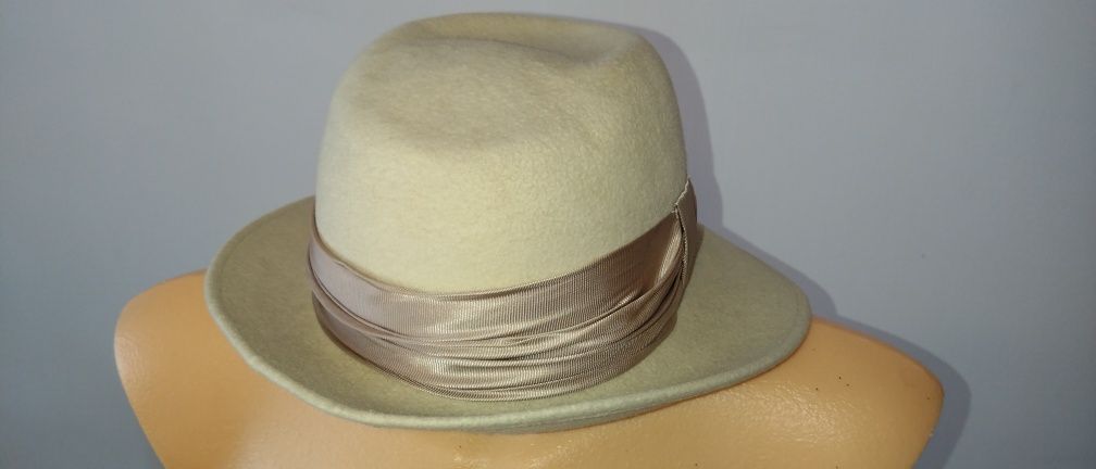 Damski kapelusz OKAZJA