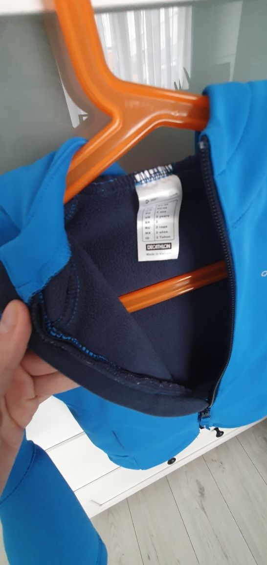 Kurtka  wiosenna  softshell decathlon niebieska 2 lata