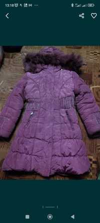 Продам теплую зимнюю куртку-пальто на рост 134 см,300 грн