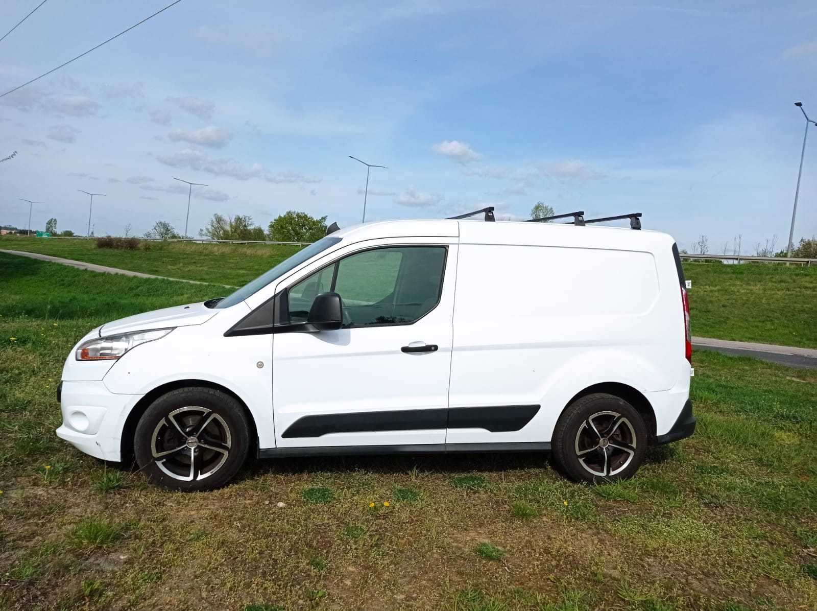 Ford Transit Connect z kompletem kół