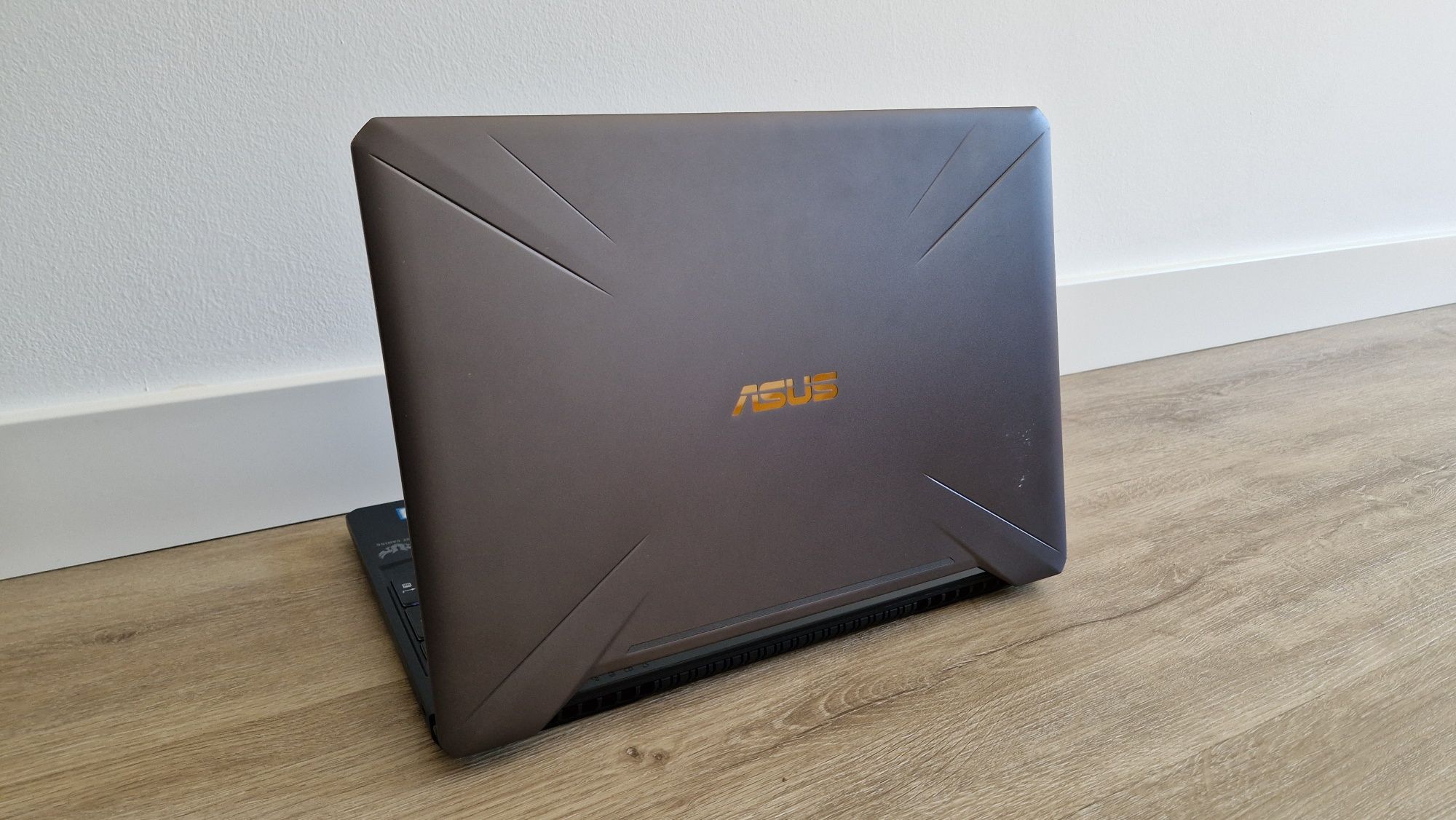 Portátil ASUS TUF FX505GE i7-8750H