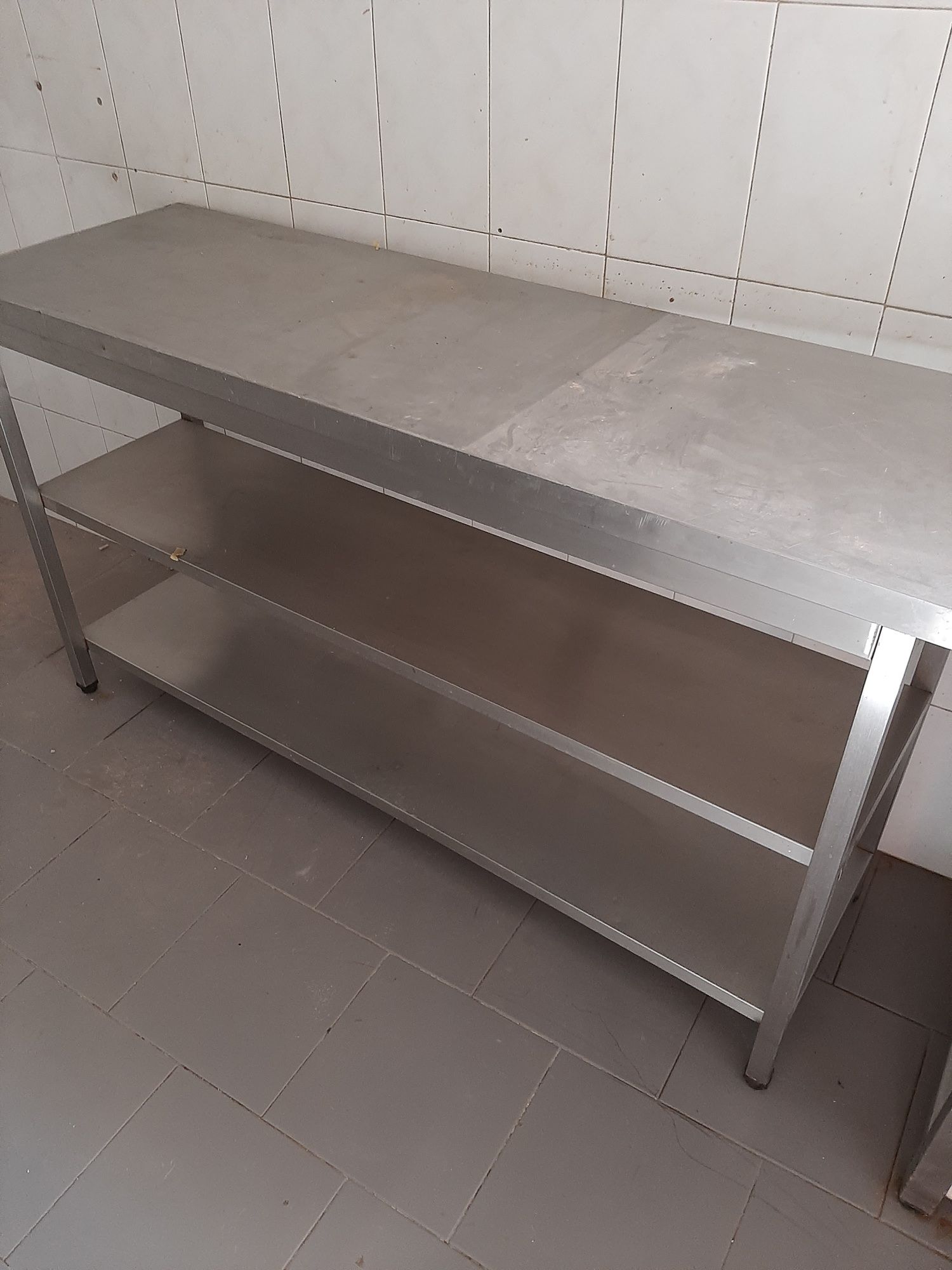 Vendo  2 bancadas em inox