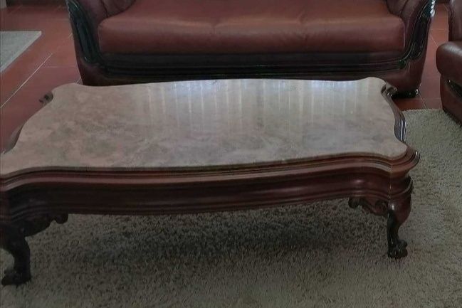 Mesa centro em madeira de cerejeira